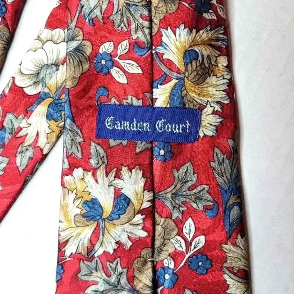 CAMDEN COURT Men's Necktie